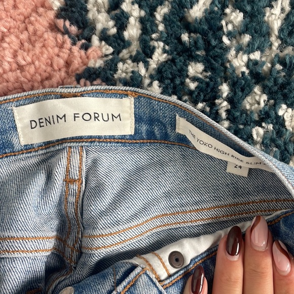 Aritzia Denim forum yoko high rise slim - size 24 - Picture 4 of 4